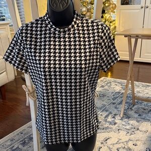 SHEIN Black and White Houndstooth Short Sleeve Top